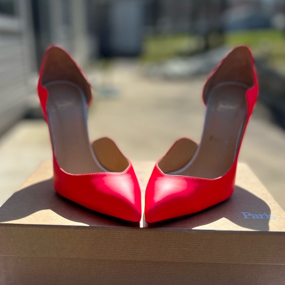 Christian Louboutin Dalida pointed toe pumps - Picture 6 of 14